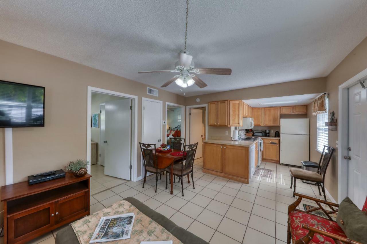 Beachtrail Lodging Clearwater Beach Exterior photo